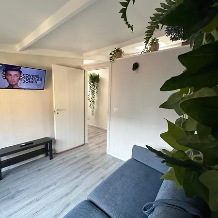 Dea Dreams - Marghera 43 Near San Siro Stadium Apartment *